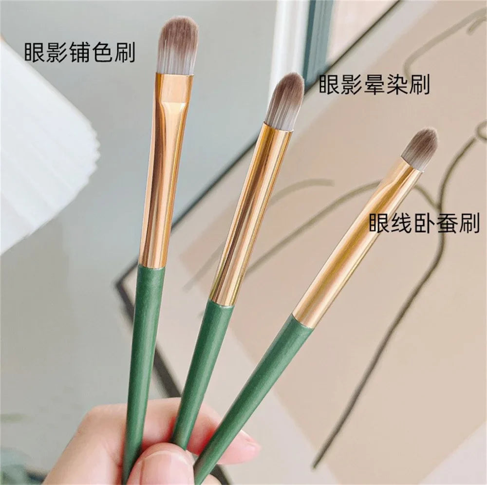 3PCS Eye Shadow Detail Brushes Soft Eyebrow Lying