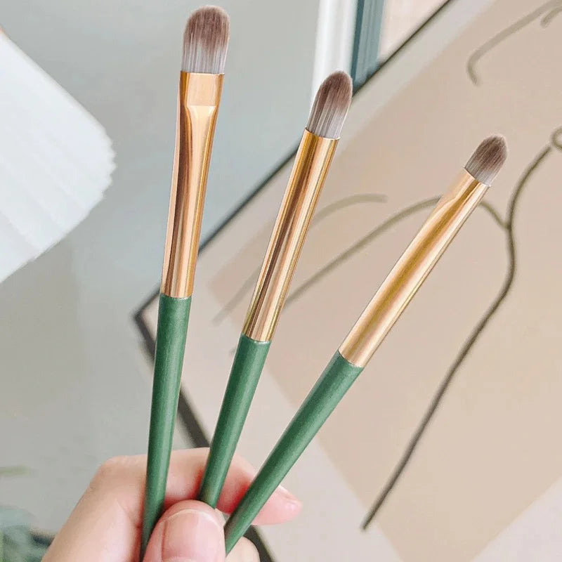 3PCS Eye Shadow Detail Brushes Soft Eyebrow Lying