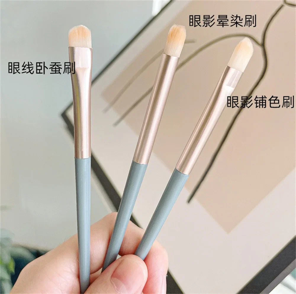 3PCS Eye Shadow Detail Brushes Soft Eyebrow Lying