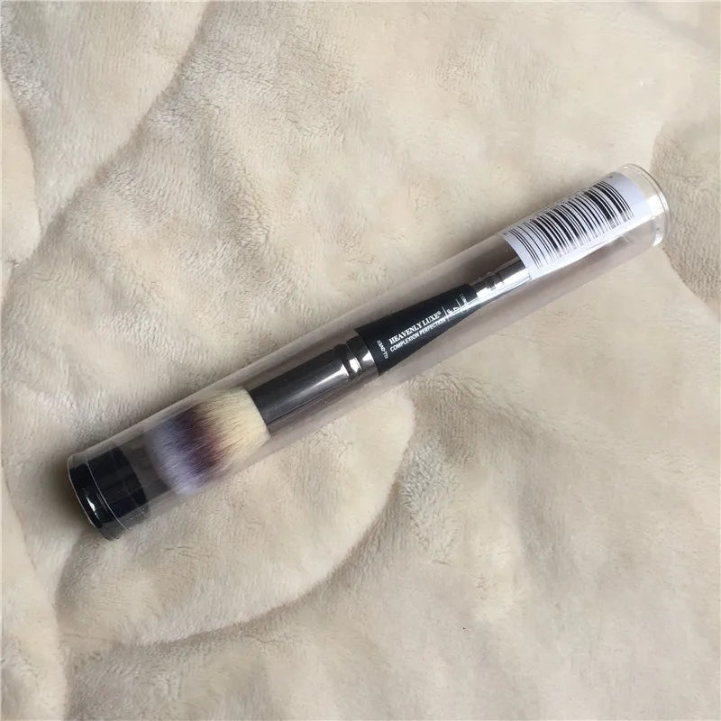 Double-ended COMPLEXION PERFECTION MAKEUP BRUSH 7 - Foundation
