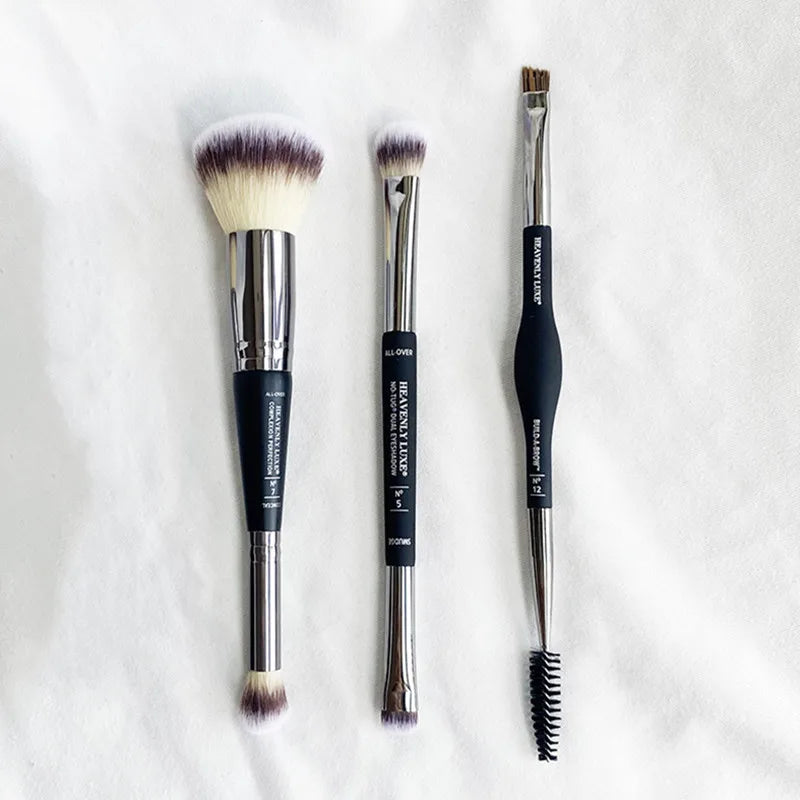 Double-ended COMPLEXION PERFECTION MAKEUP BRUSH 7 - Foundation