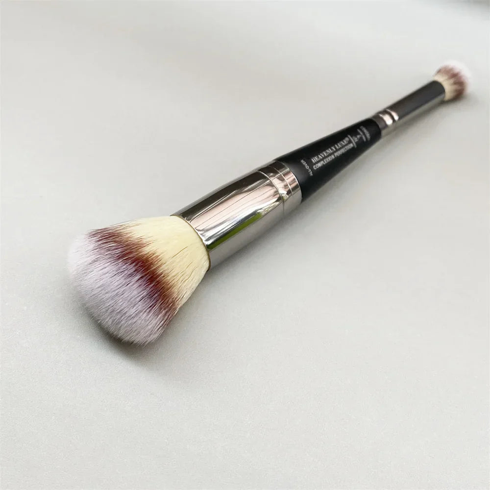 Double-ended COMPLEXION PERFECTION MAKEUP BRUSH 7 - Foundation