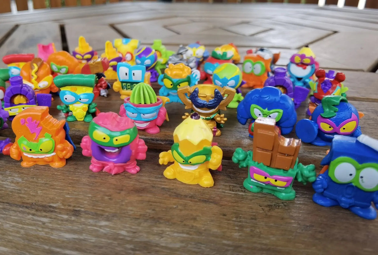 Original 15pcs Superzings Superthings Action Figures 3CM Super