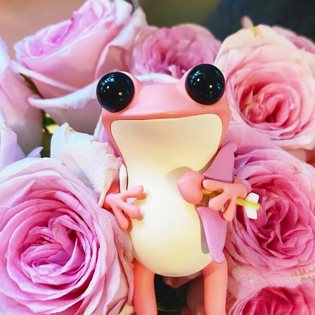 TwelveDot Apo Frogs 12 Months Figurine Xinghui Creations