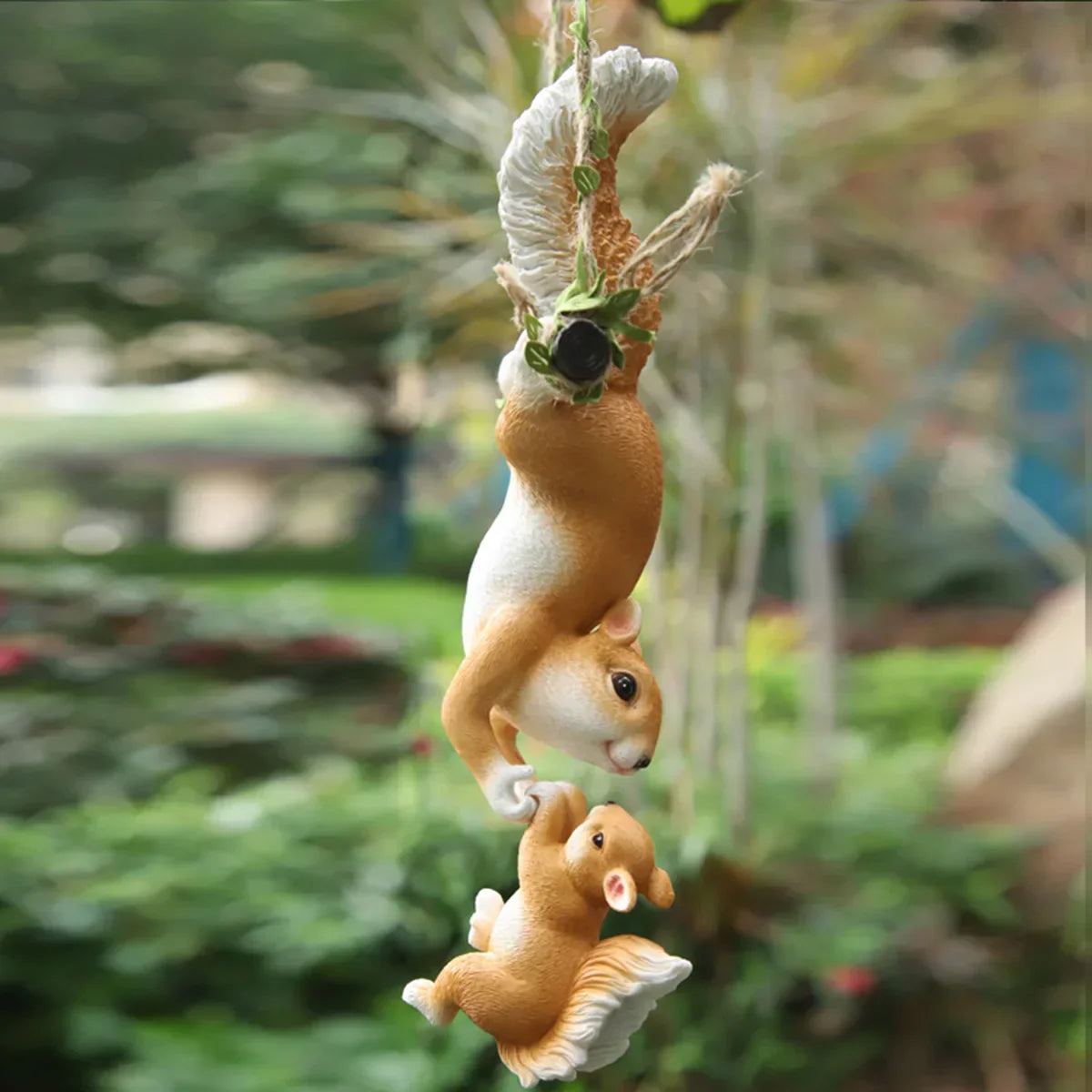 1pc Creative Climbing Rope Squirrel Figurine - Perfect