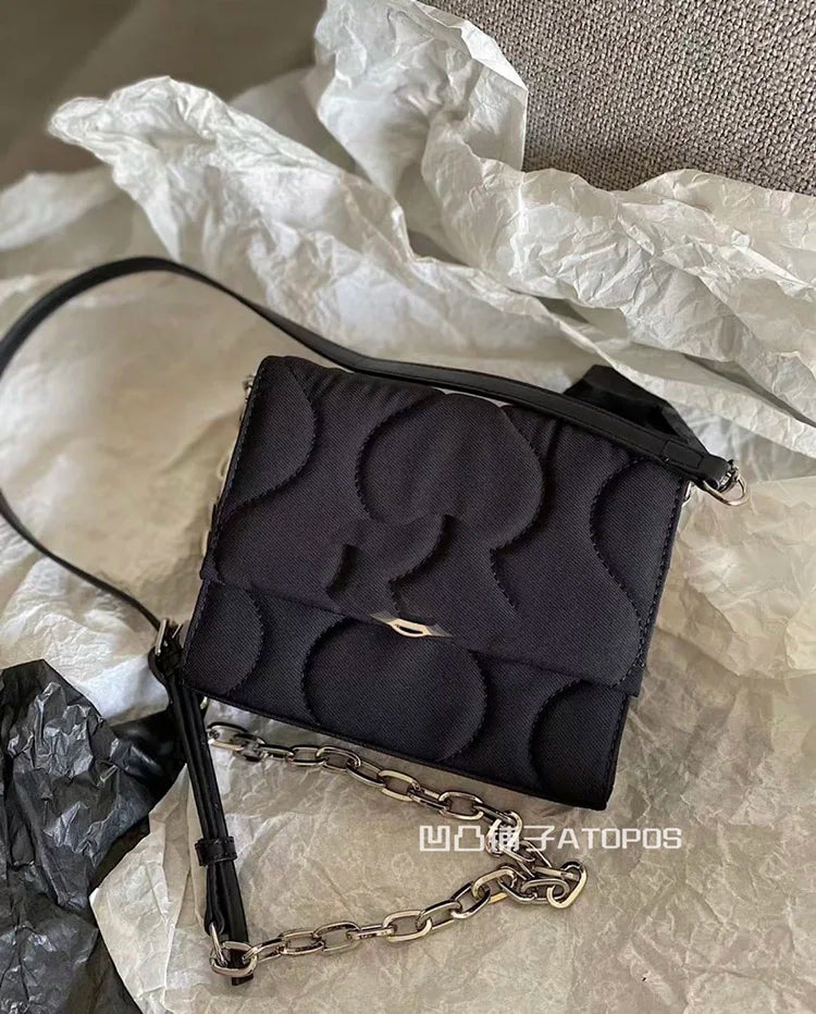 The new lady bags can be customized color