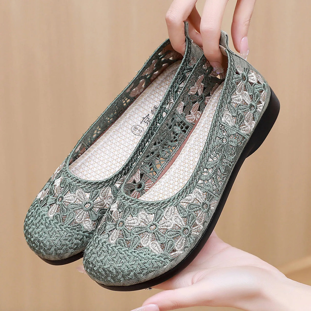 Summer Women Casual Shoes Flat Bottom Low Heel Lightweight Slip On Hollow Embroidered Flowers Womens Shoes Women'S Sports Shoes