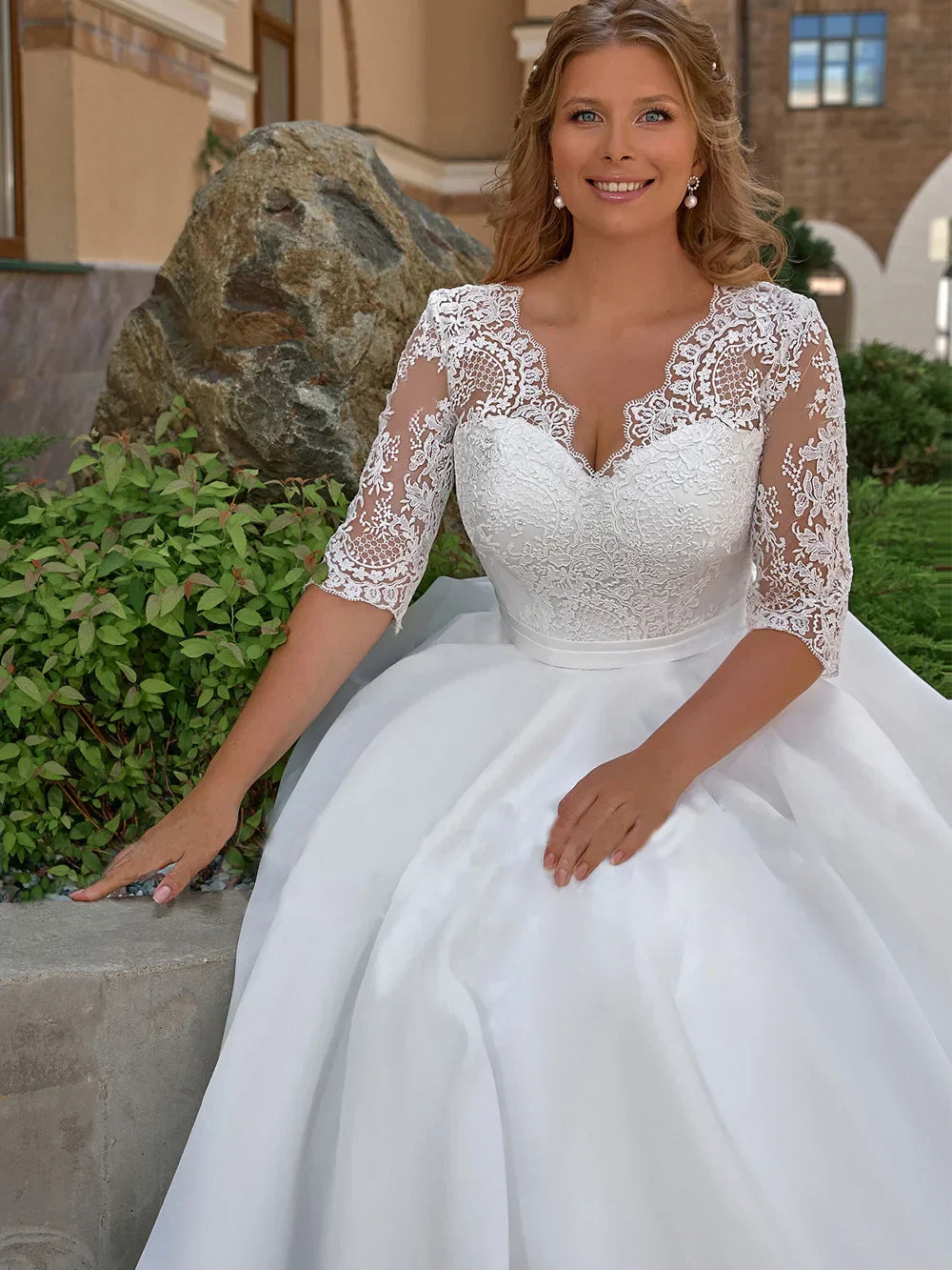 Elegant Plus Size Wedding Dress for Woman Half