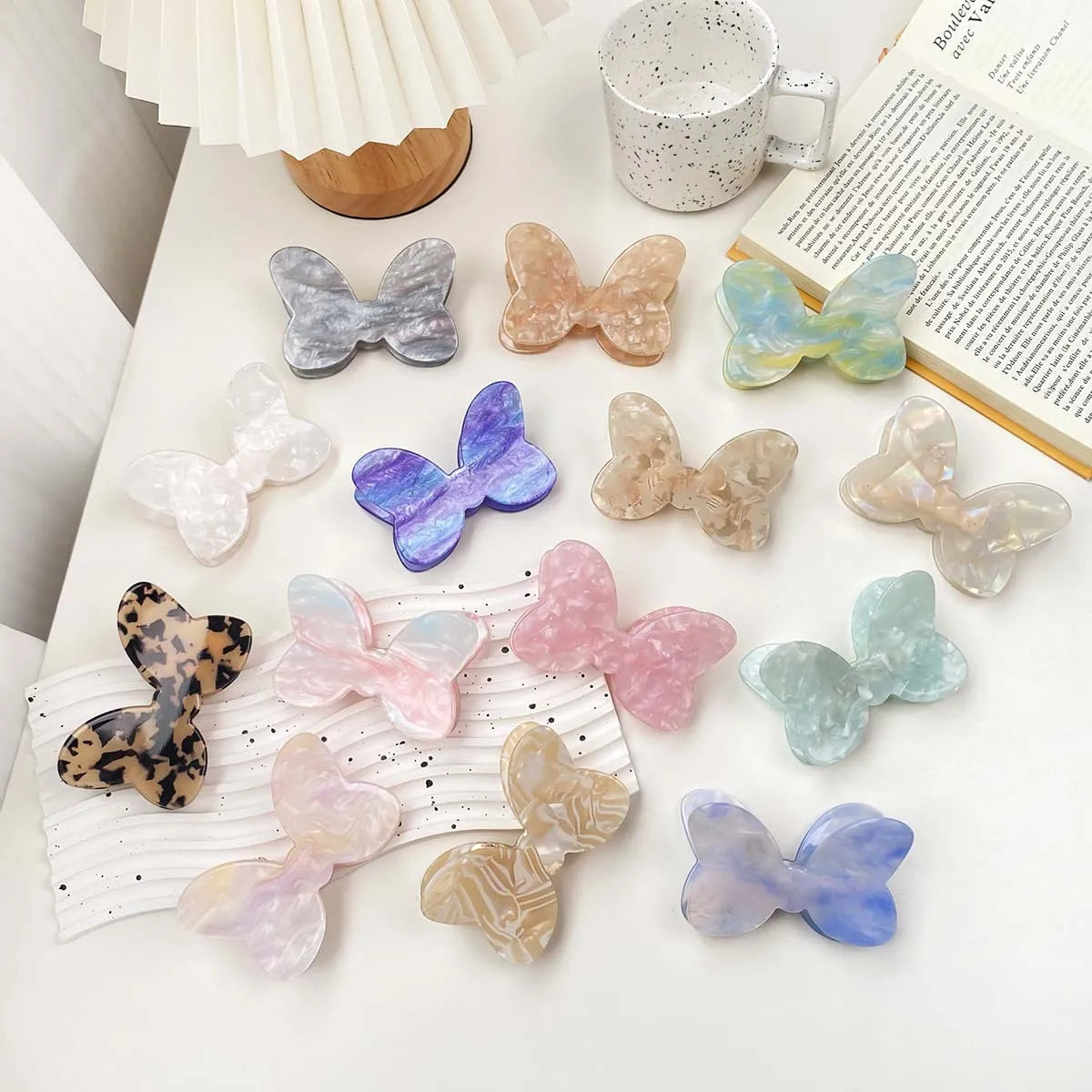 Muweordy Cartoon Bowknot Acrylic Hair Claw for Women