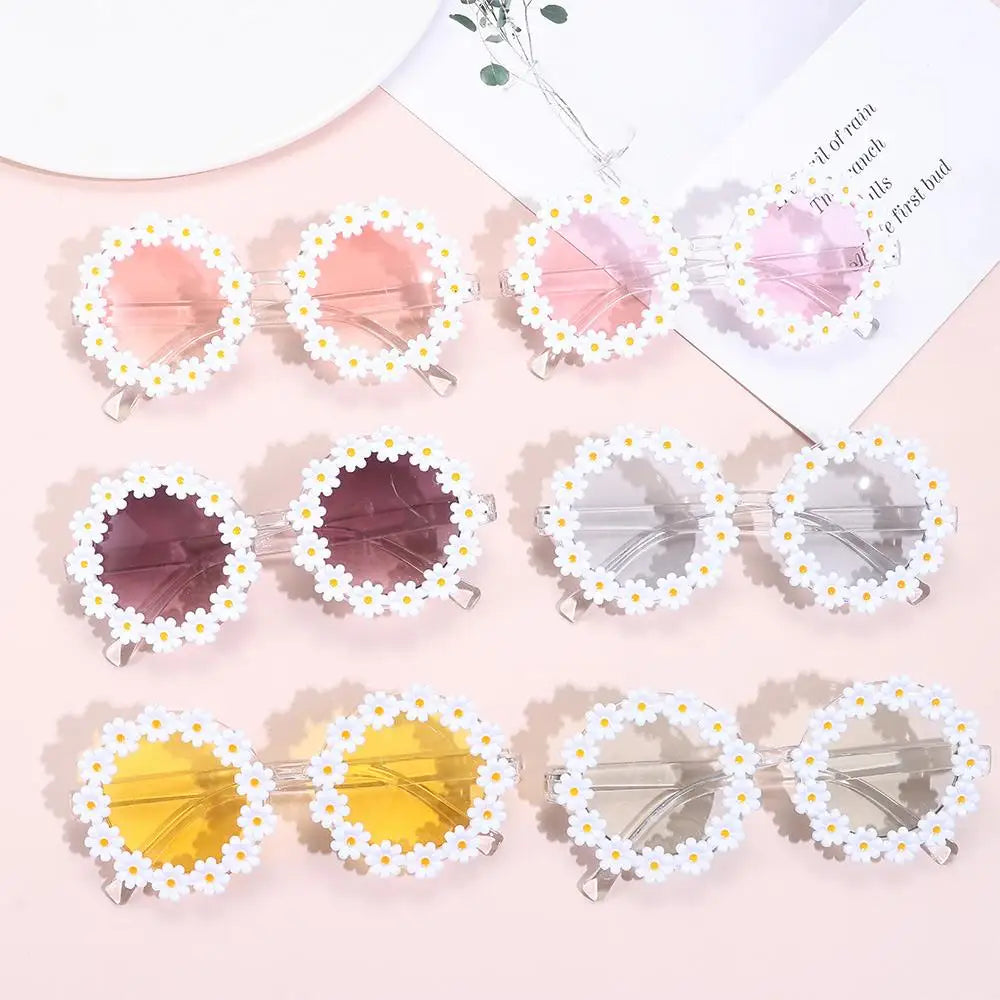 Fashion Retro Daisy Sunglasses for Women Round Flower