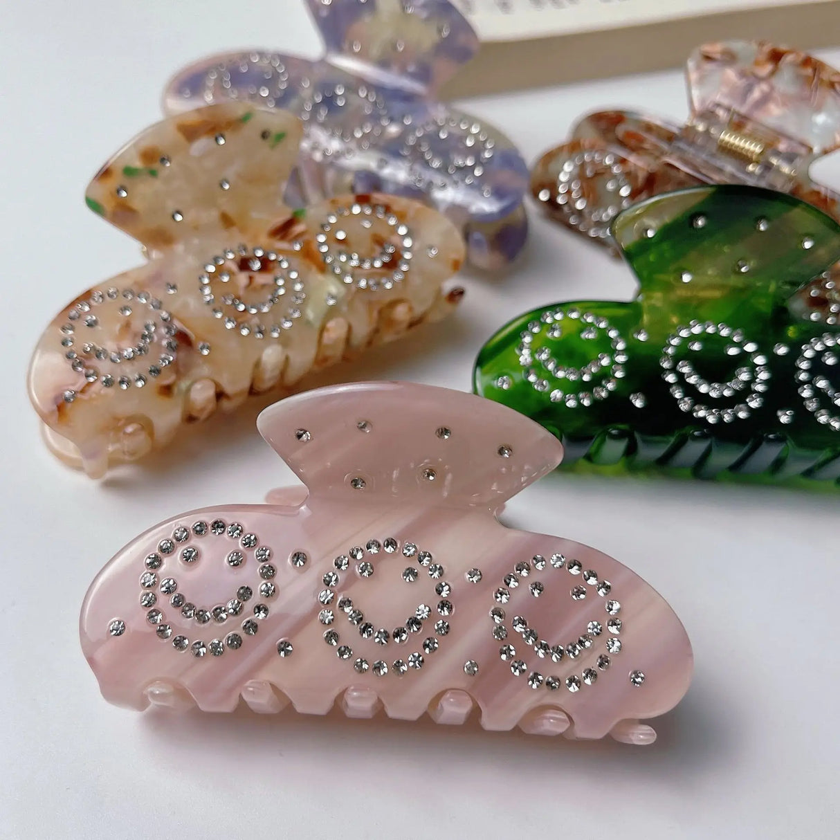 New Fashion Simple 8.5CM Rhinestone-Encrusted Smiling Face Grab