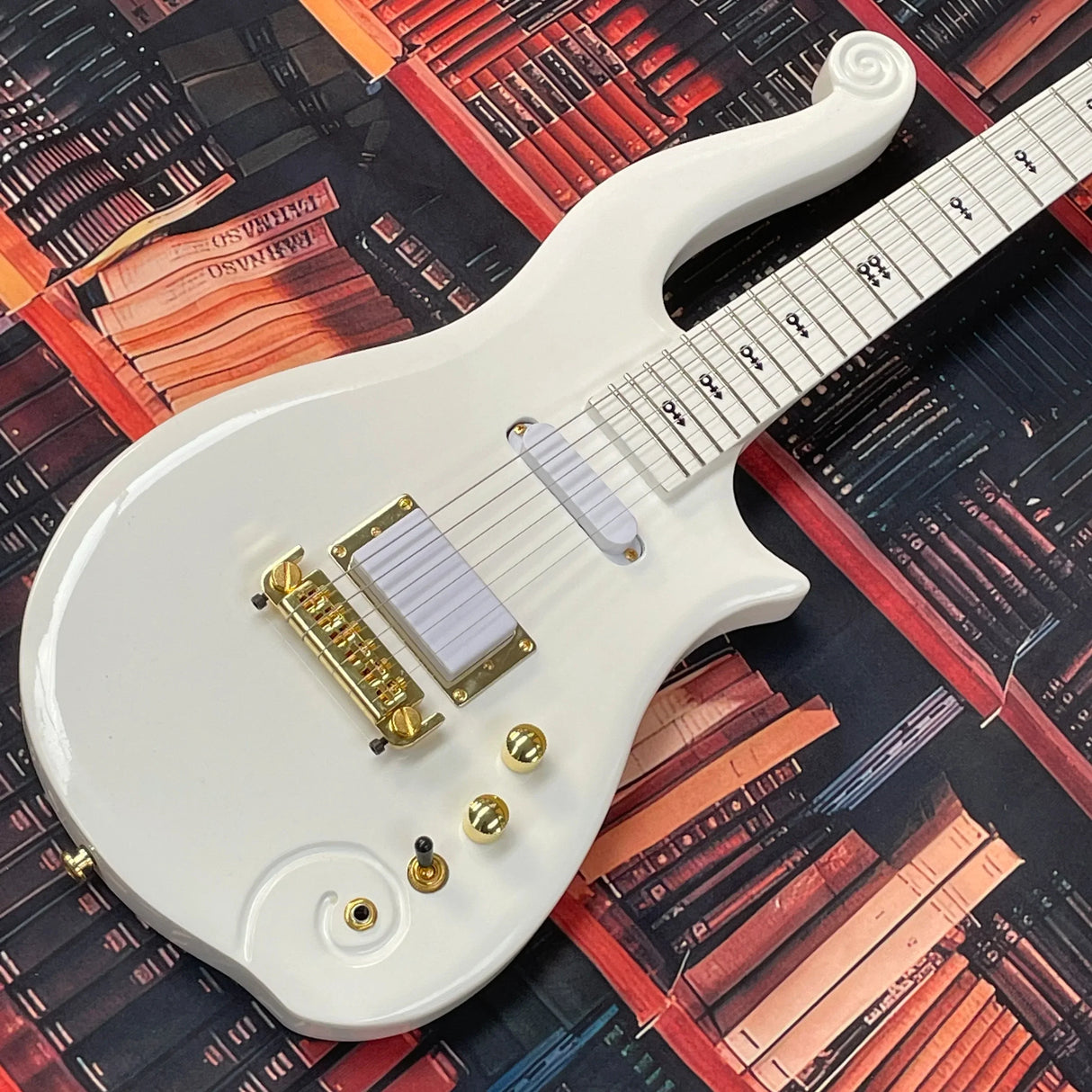 Free shipping, Prince white 6-string electric guitar, high gloss, order immediately, classic guitars,guitarra