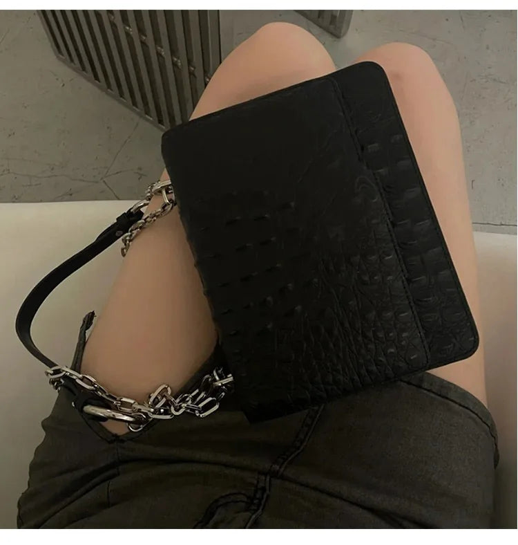 The new lady bags can be customized color