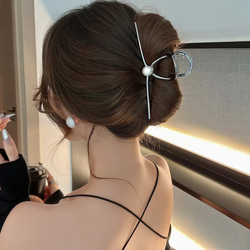 Korean Metal Pearl Hair Claw for Women 2023