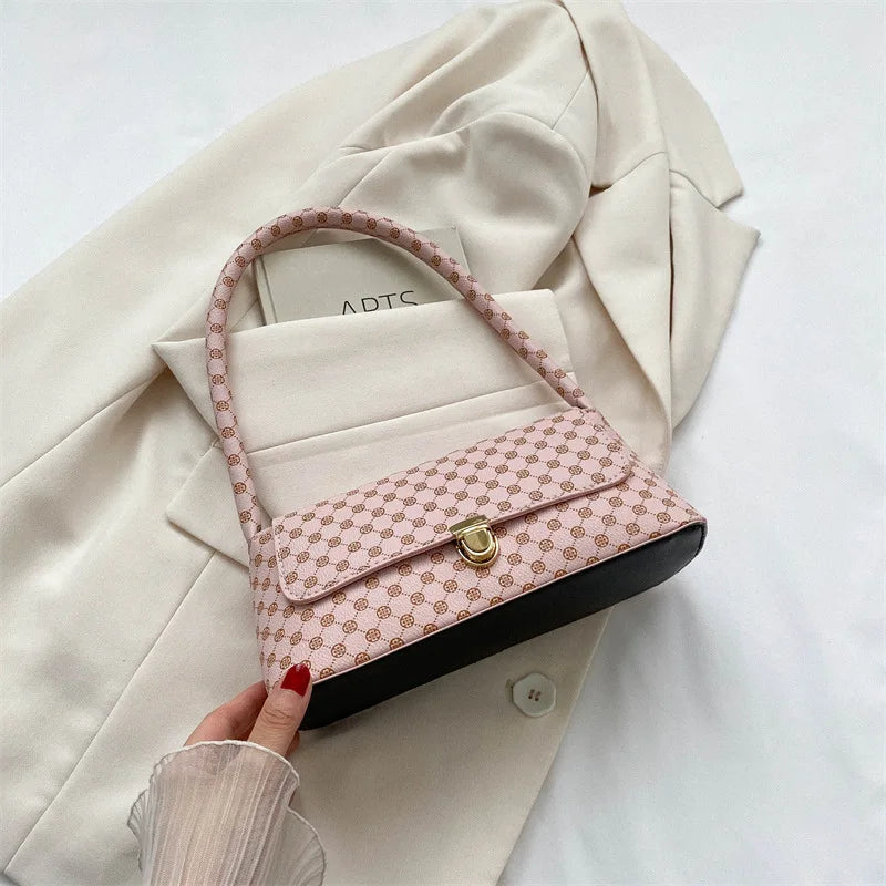 Fashionable and simple shoulder bag, trendy small square