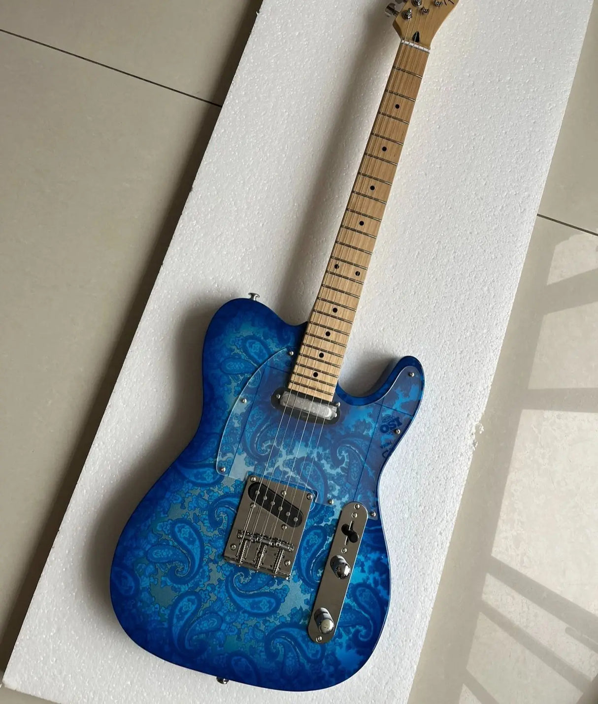 Custom Electric Guitar with 22 Fret, Blue and