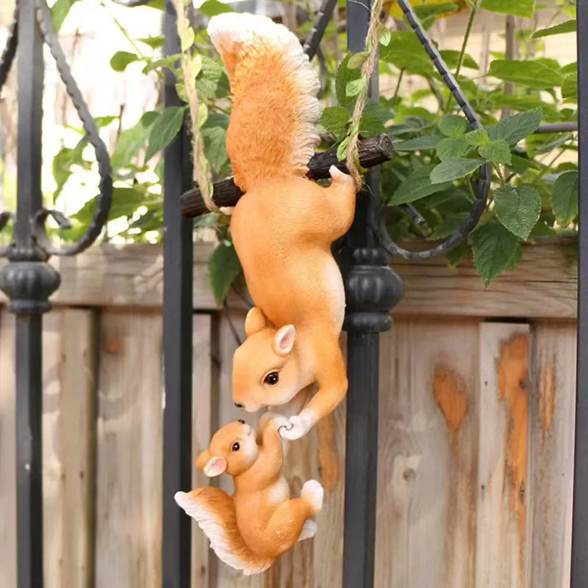 1pc Creative Climbing Rope Squirrel Figurine - Perfect