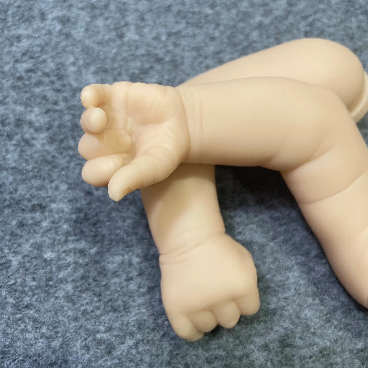 18 Inches Vinyl Reborn Doll Kit Unpainted Hand