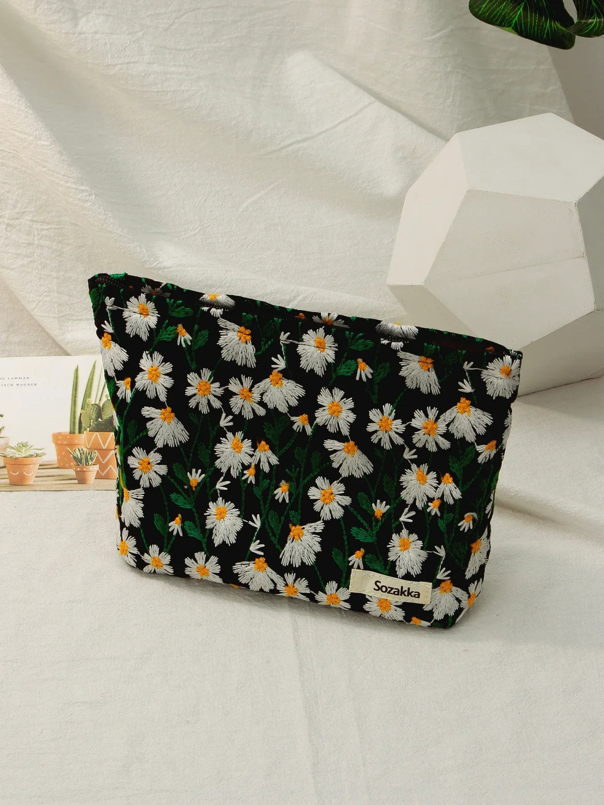 New Arrival Embroidery Aaisies Flower Makeup Bag Women's