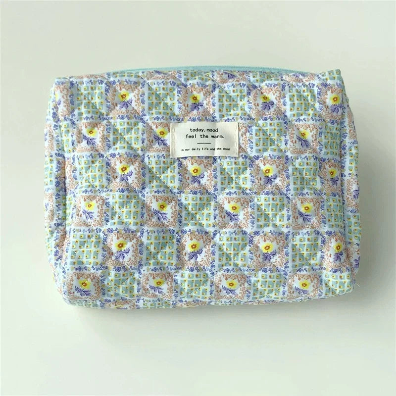 1PCS Puffy Quilted Makeup Bag Large Capacity Travel