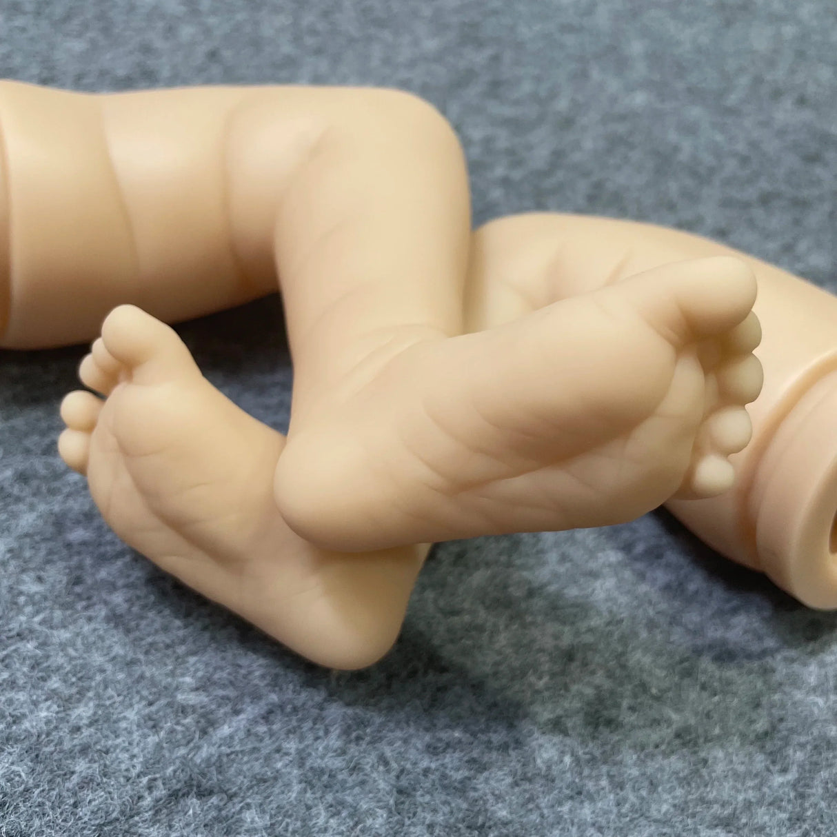 18 Inches Vinyl Reborn Doll Kit Unpainted Hand