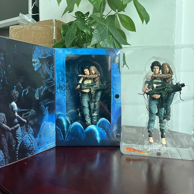 Neca ALIEN 2 Ripley Newt Figure LT Ellen