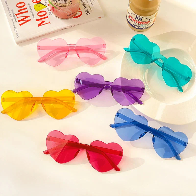 New Color Sunglasses Love Heart Lens Sun Glasses for Women Girl’s Fashion Shades Eyewear Trendy Transparent Candy Sunglasses