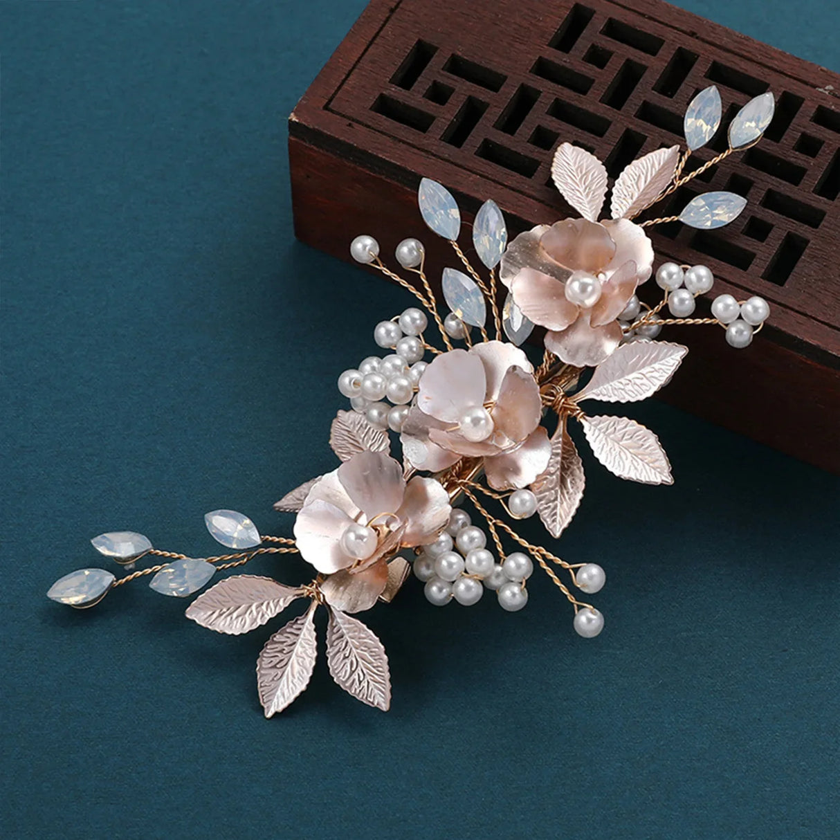 White Flower Hairpins Elegant Women Floral Style Hair