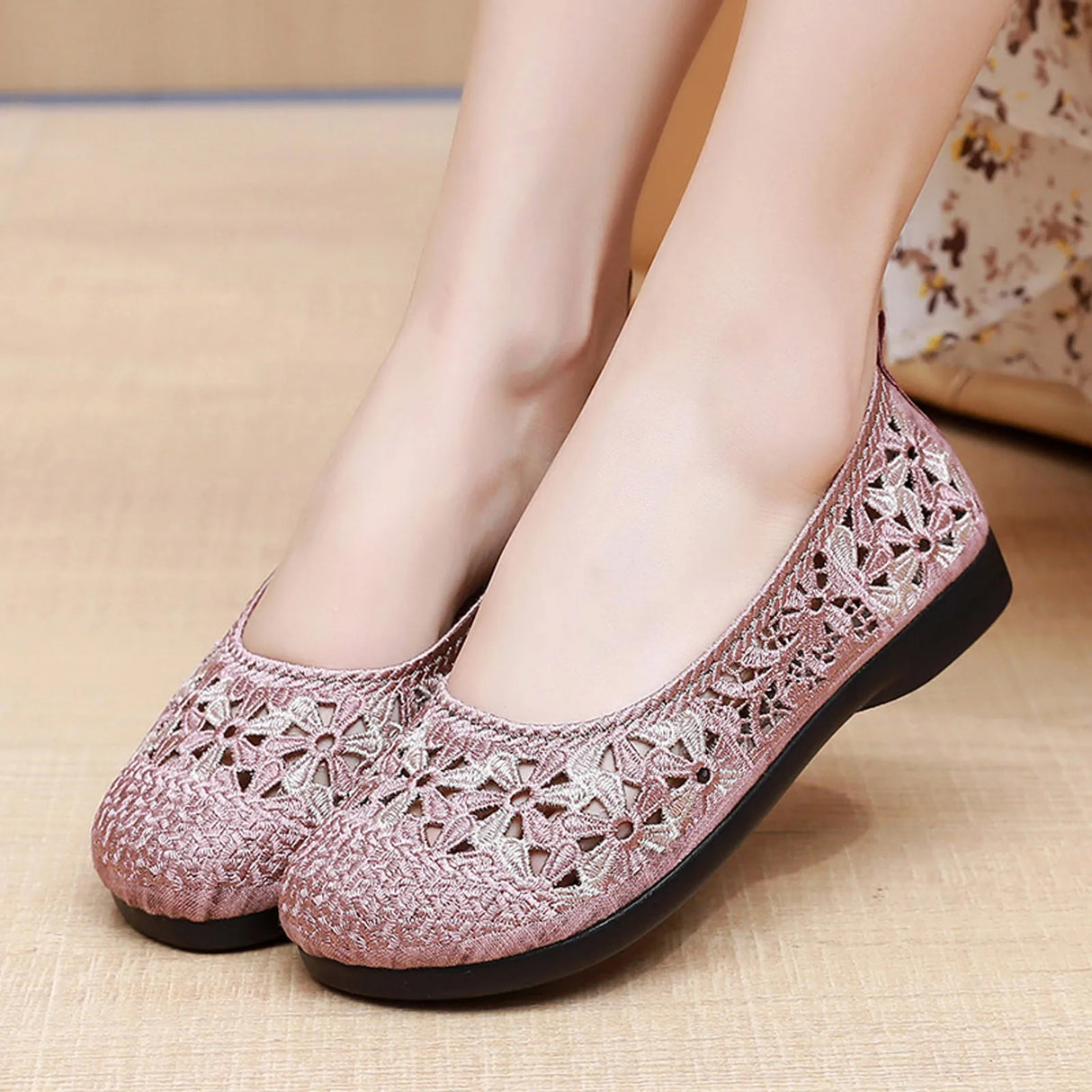 Summer Women Casual Shoes Flat Bottom Low Heel Lightweight Slip On Hollow Embroidered Flowers Womens Shoes Women'S Sports Shoes