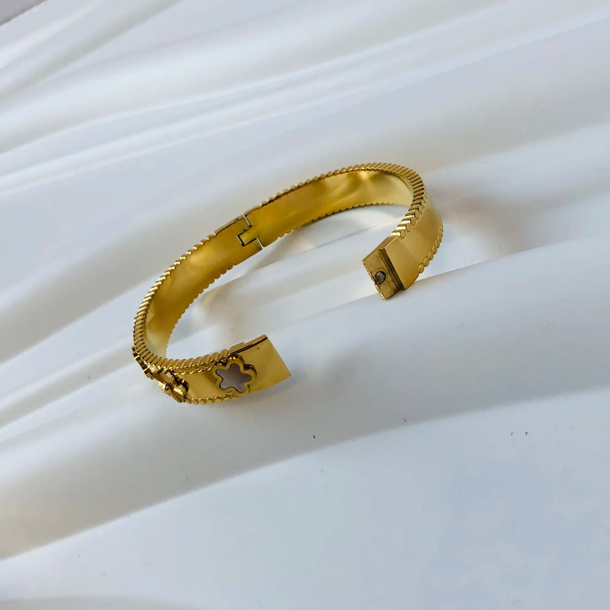 Hot Sale Fashion Gold Color Stainless Steel Flower