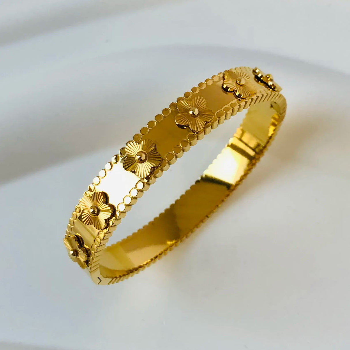 Hot Sale Fashion Gold Color Stainless Steel Flower