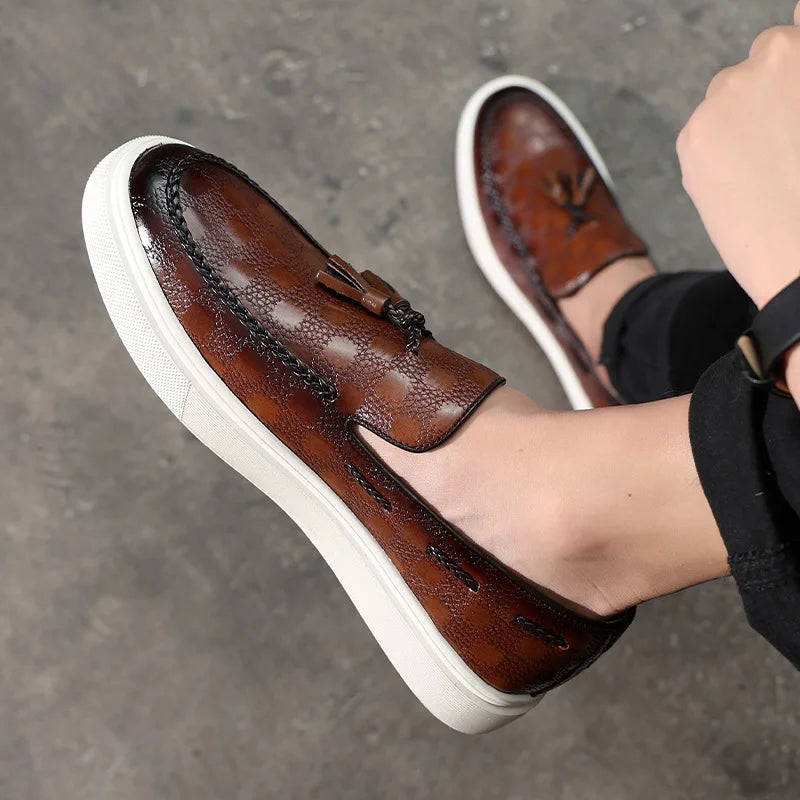 Men's Casual Shoes Fashion Embossed Leather Men Retro