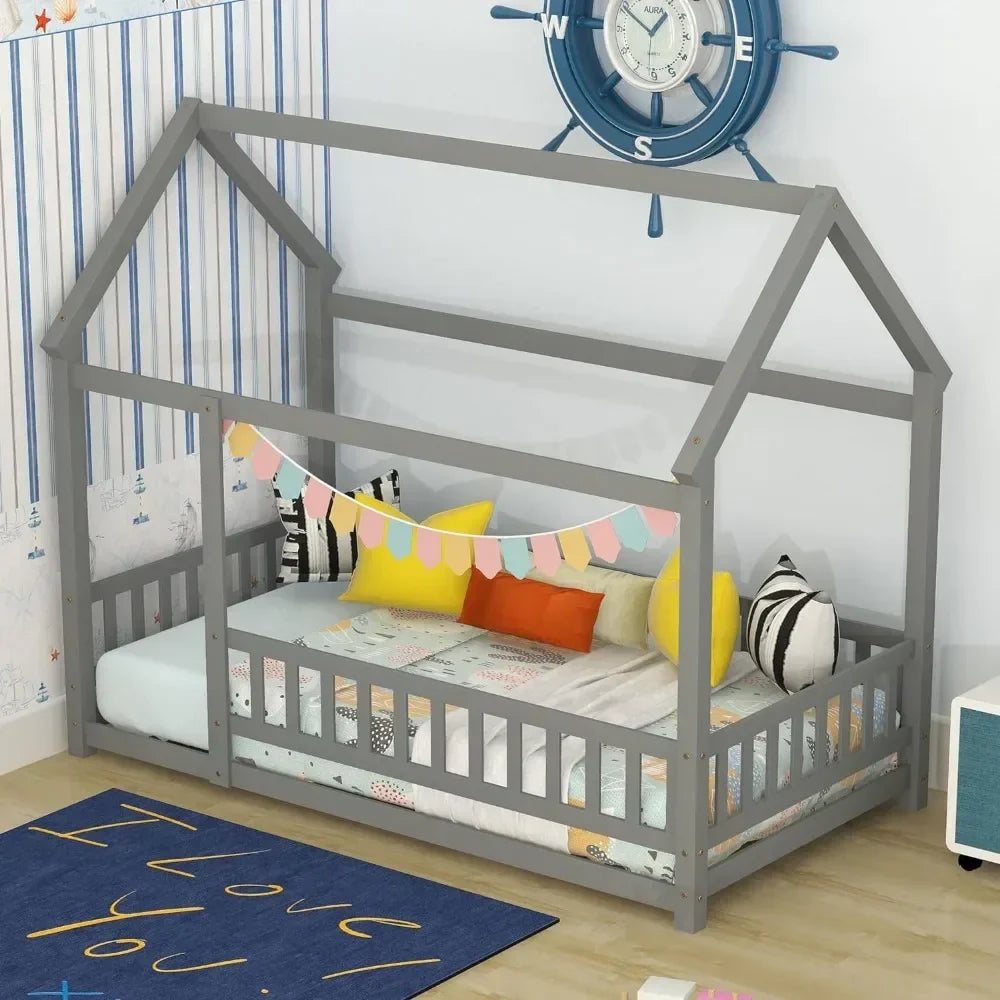 Twin Room - Floor Bed, Children with Fence