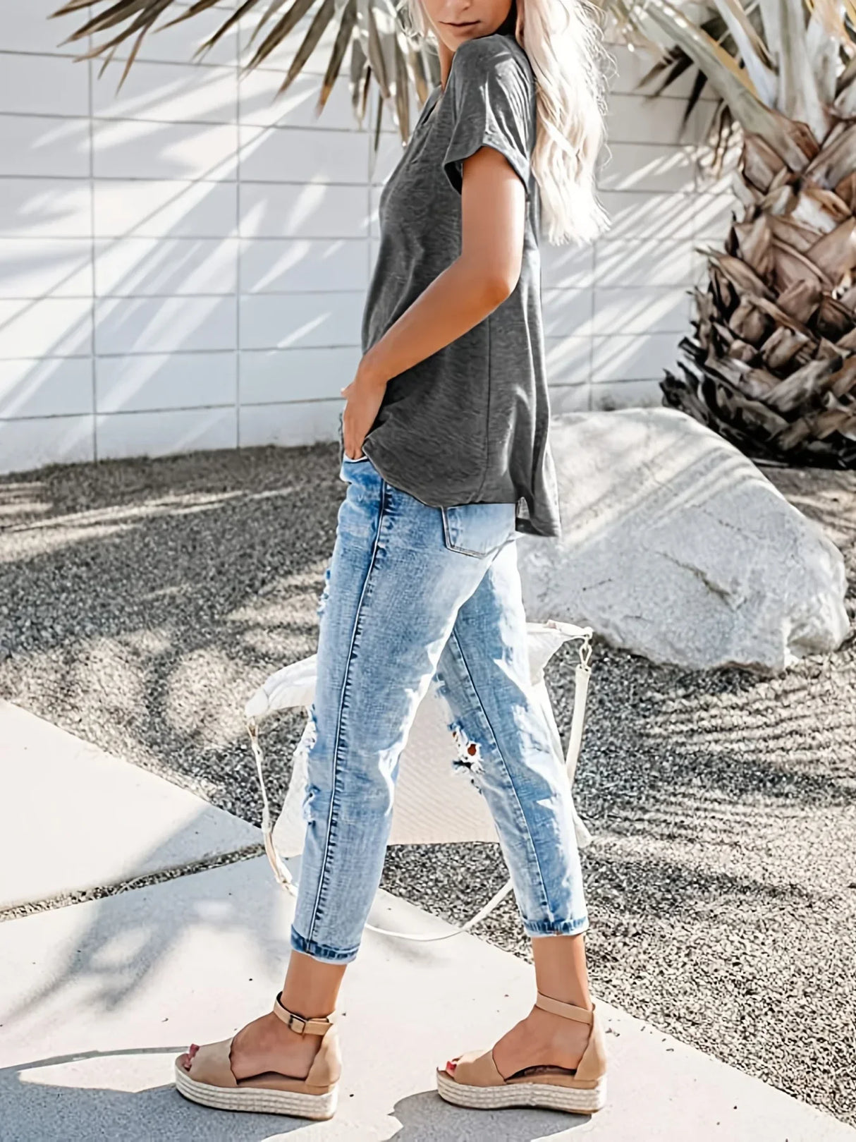 Spring and Summer New Style Top Vneck Short