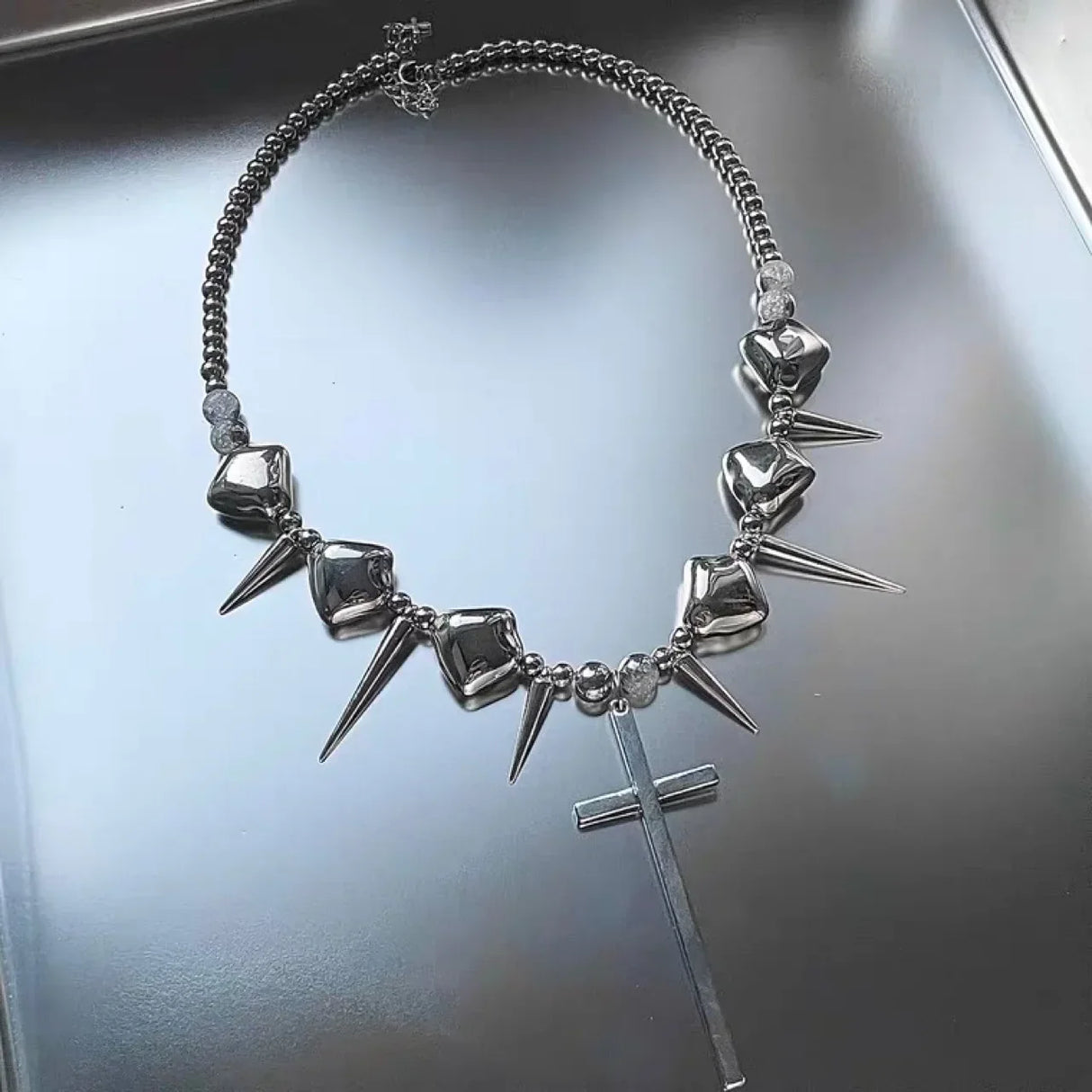 2023 New Rivet Punk Necklace Geometry Spine Thorny