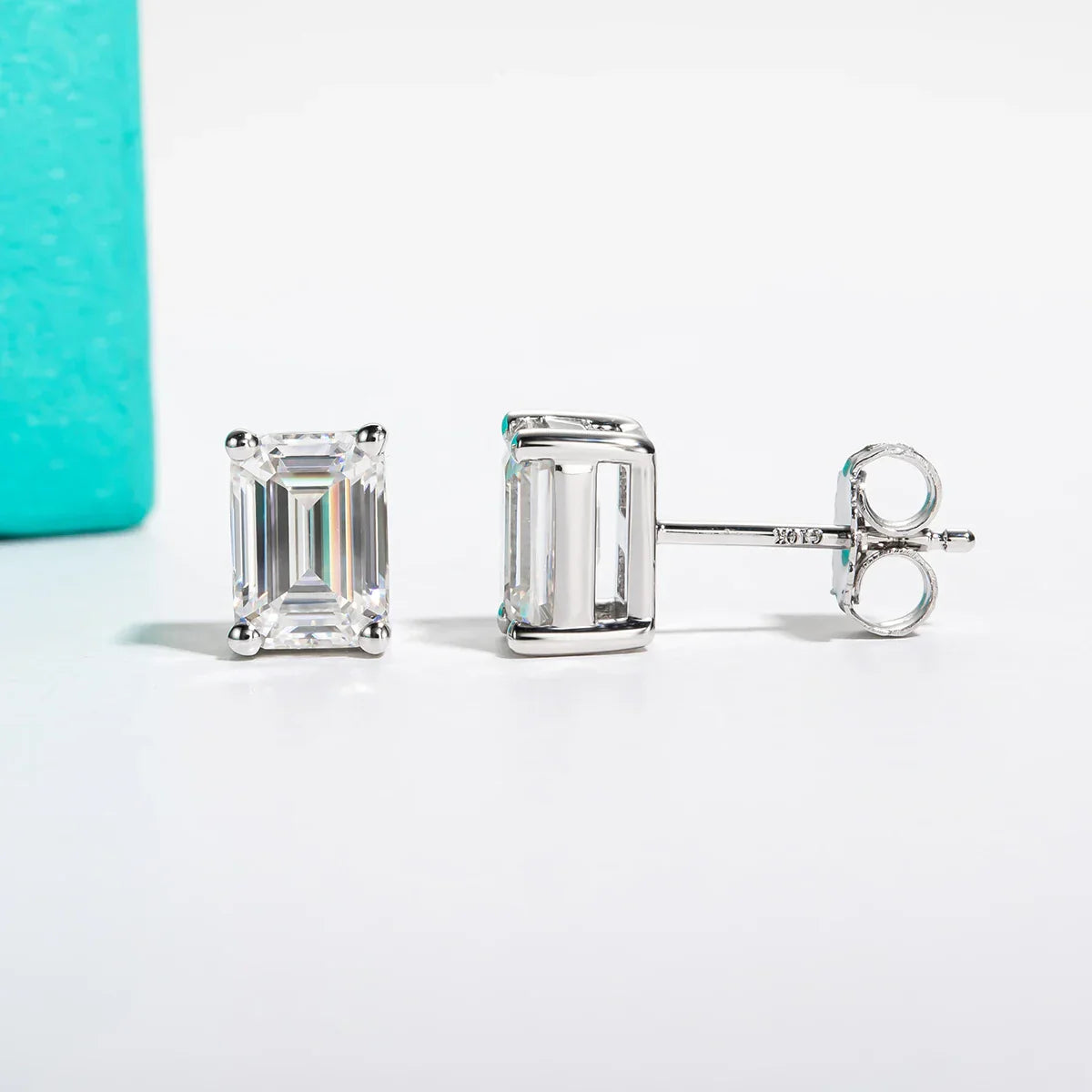 AnuJewel 10k Gold 4/2/1ct Emerald Moissanite Stud Earrings