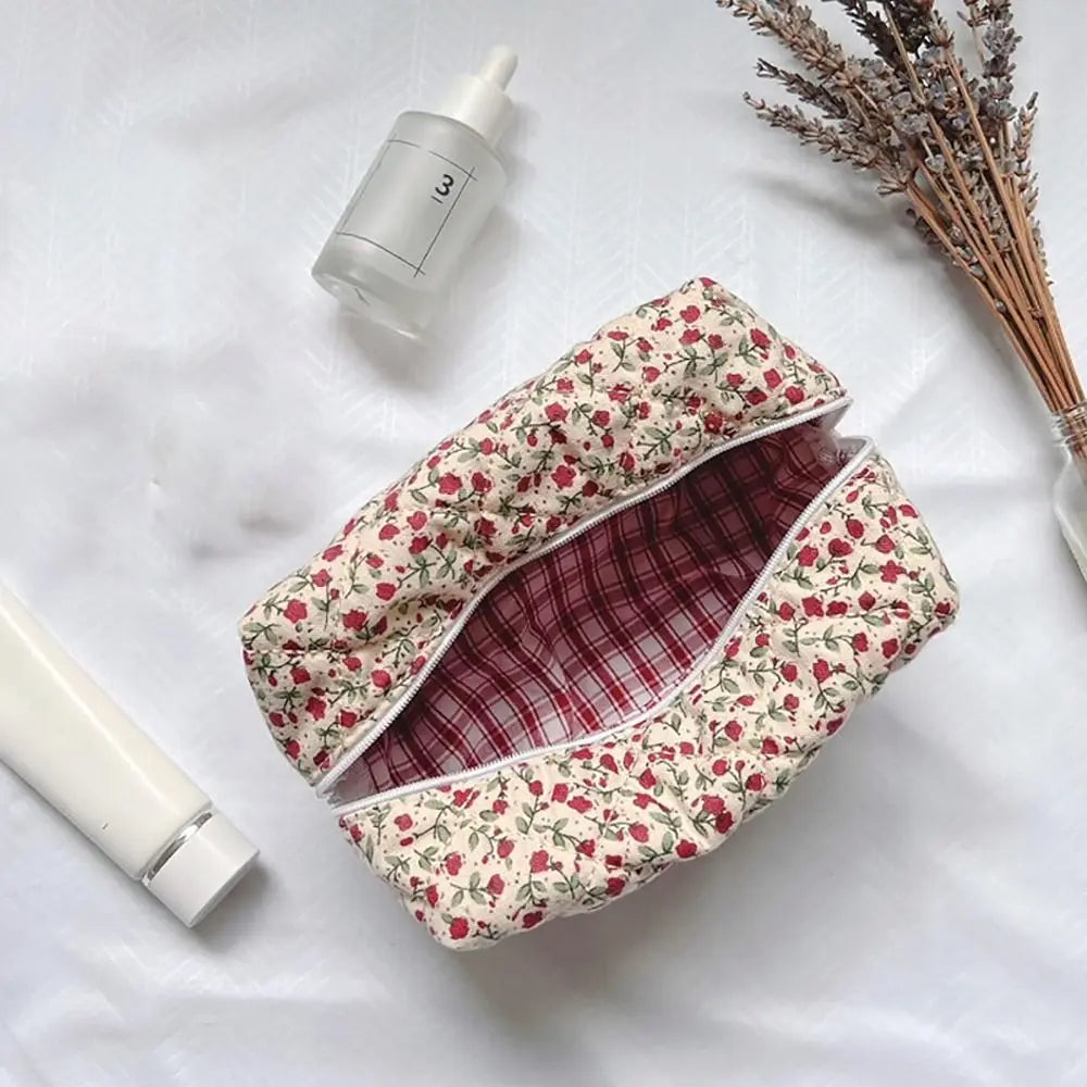 1PC Flower Printed Puffy Quilted Zipper Makeup Bag