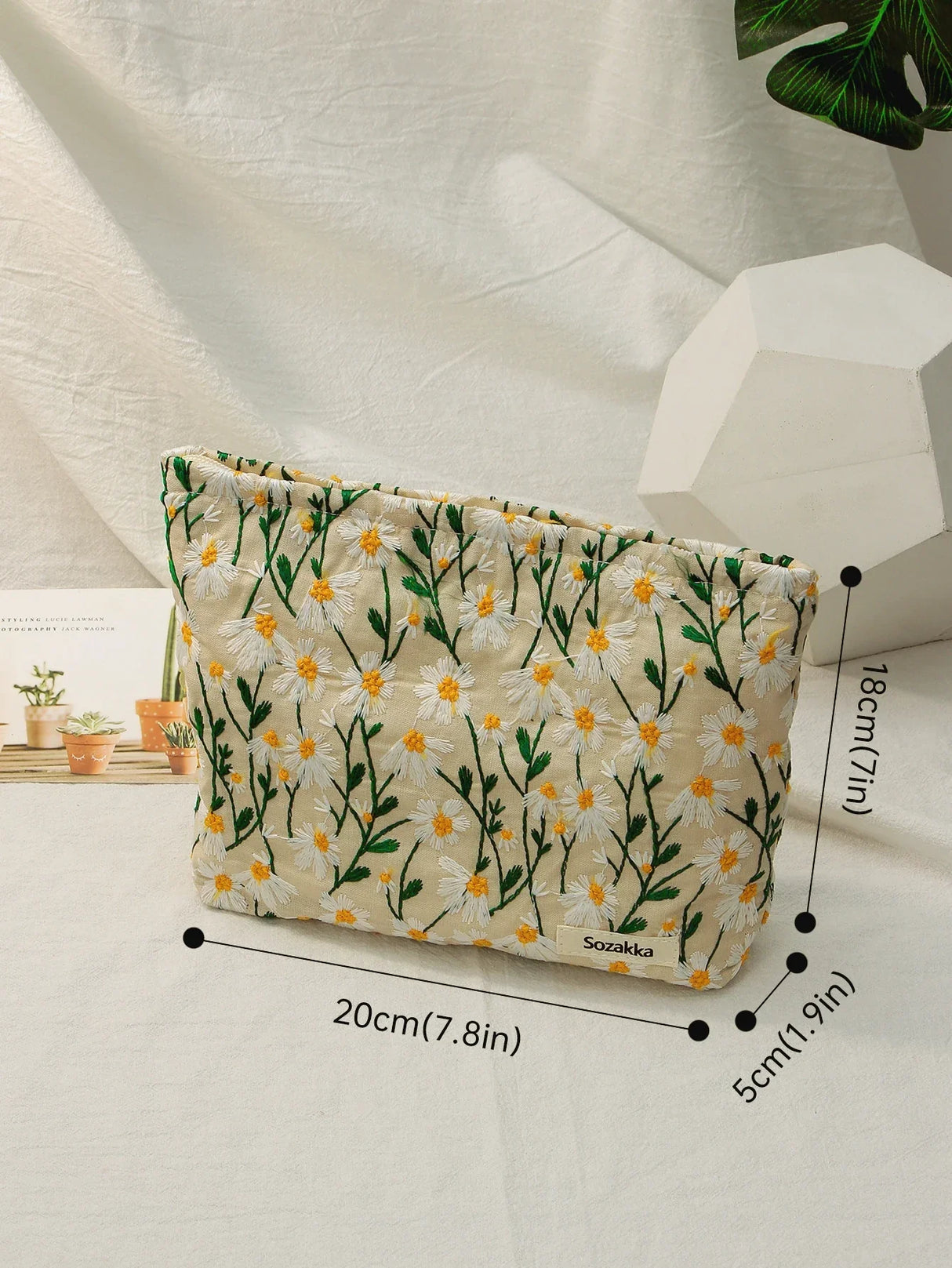 New Arrival Embroidery Aaisies Flower Makeup Bag Women's