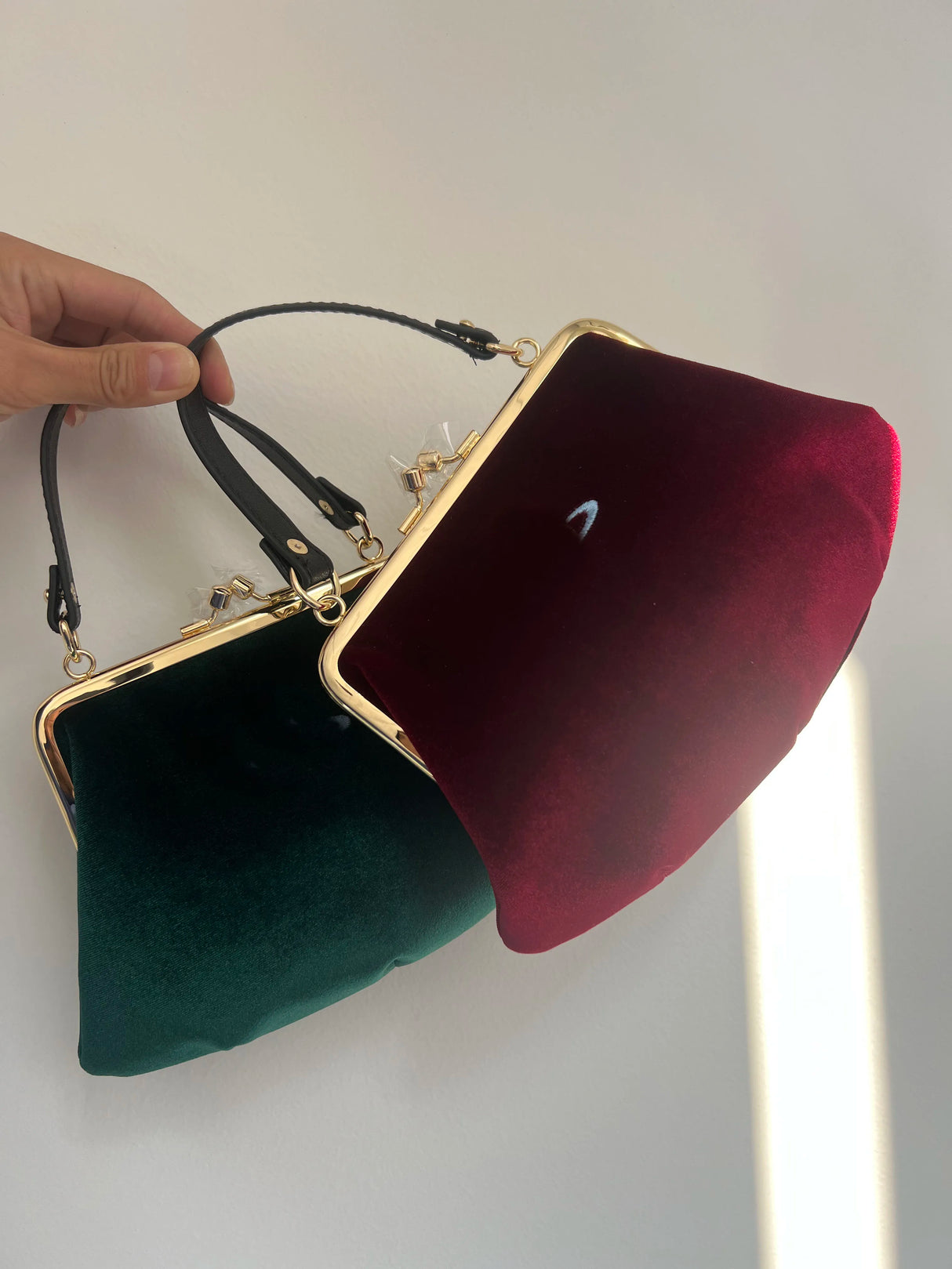 The new lady bags can be customized color
