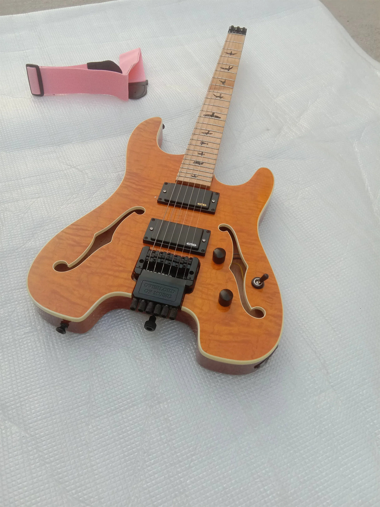 Double F-Hole Integrated Body, Wood Veneer, Feiling Headless