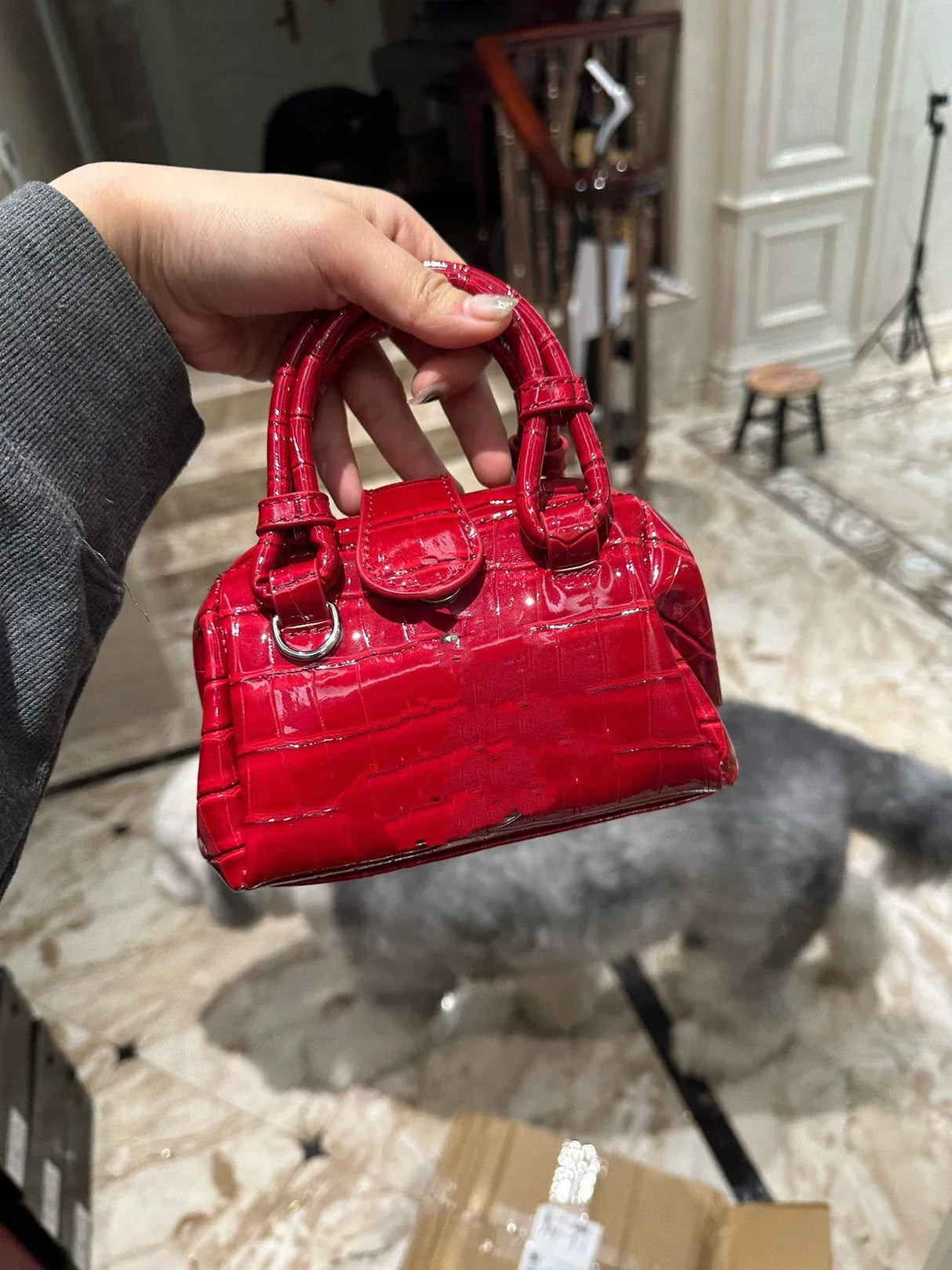 The new lady bags can be customized color