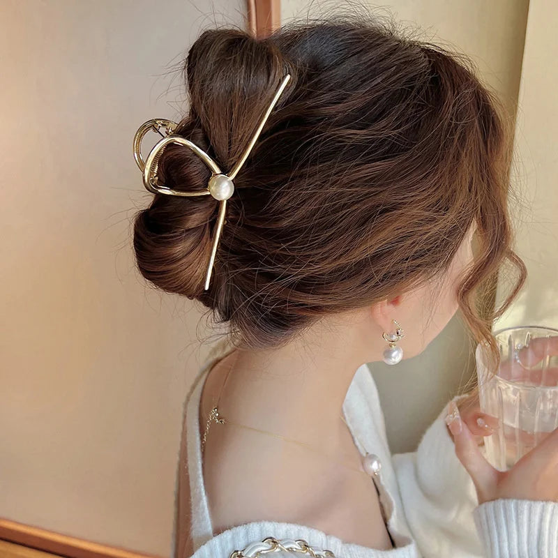 Korean Metal Pearl Hair Claw for Women 2023
