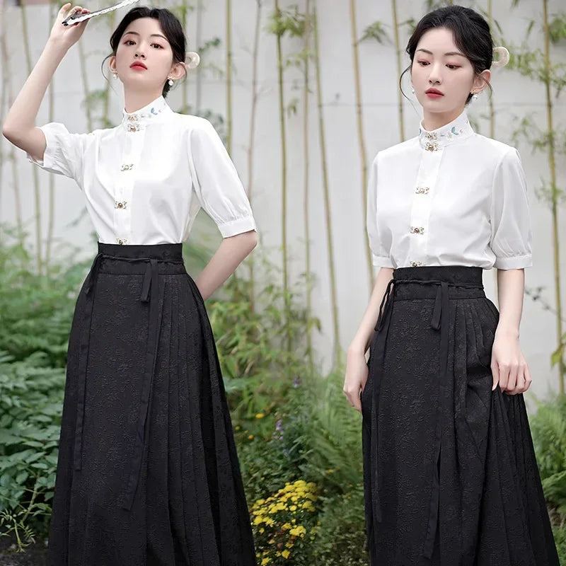 Woman Ming Dynasty Hanfu Horse Face Skirt Chinese