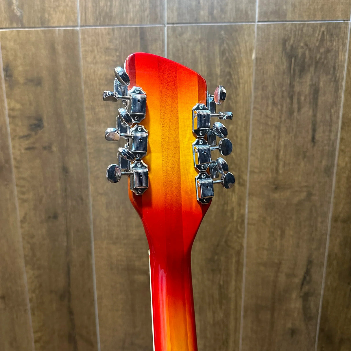 cherry red 12 strings Rickenback 360 electric jazz