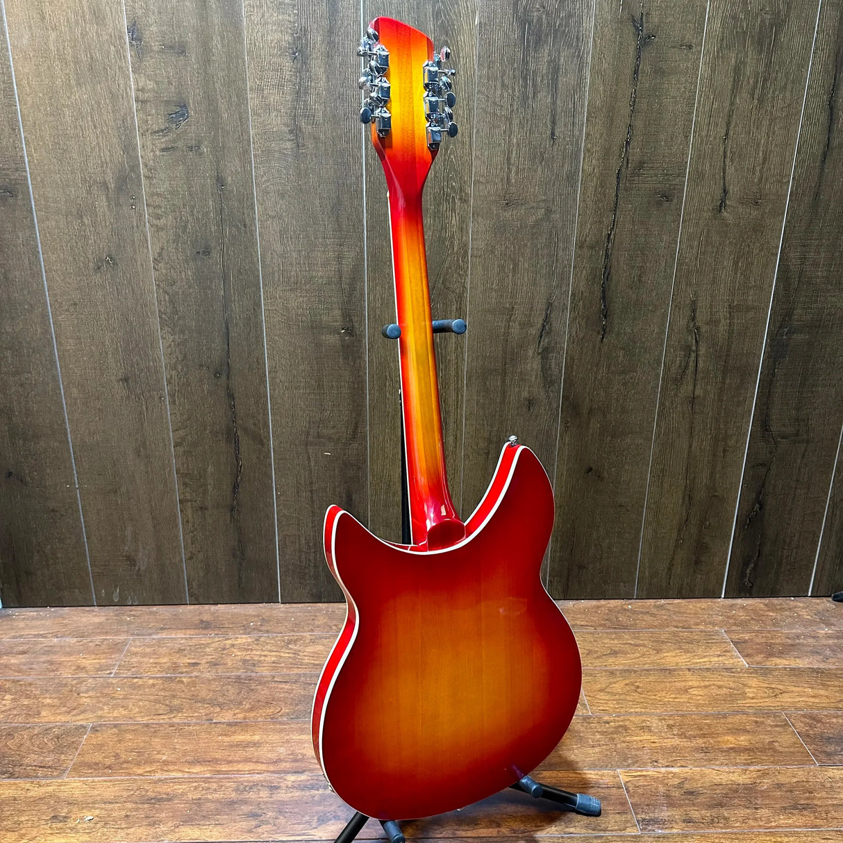 cherry red 12 strings Rickenback 360 electric jazz