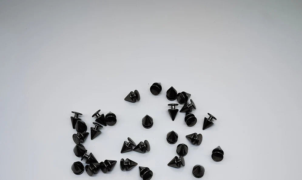2024 Punk Metal Rivet Shoe Charms Designer Vintage