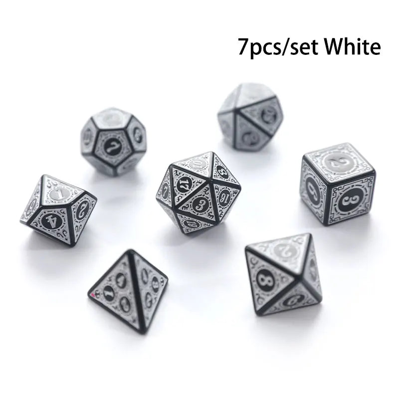 7pcs/set Polyhedral 7-Die Carved Pattern Dice Set D4