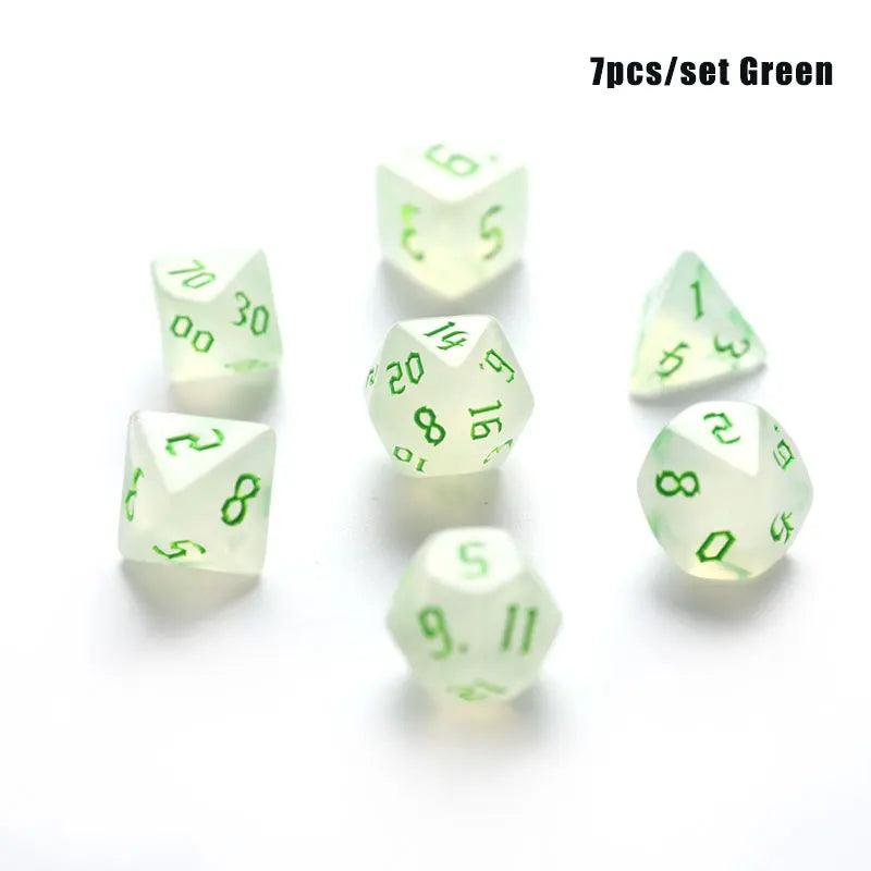 7pcs/set Polyhedral 7-Die Carved Pattern Dice Set D4