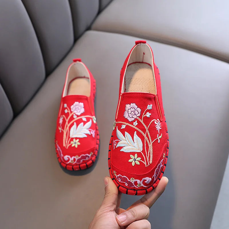 Comemore Beijing Embroidered Hanfu Shoes Woman Spring Summer 2022 Canvas Chinese National Style Flats Women's Loafers Sneaker