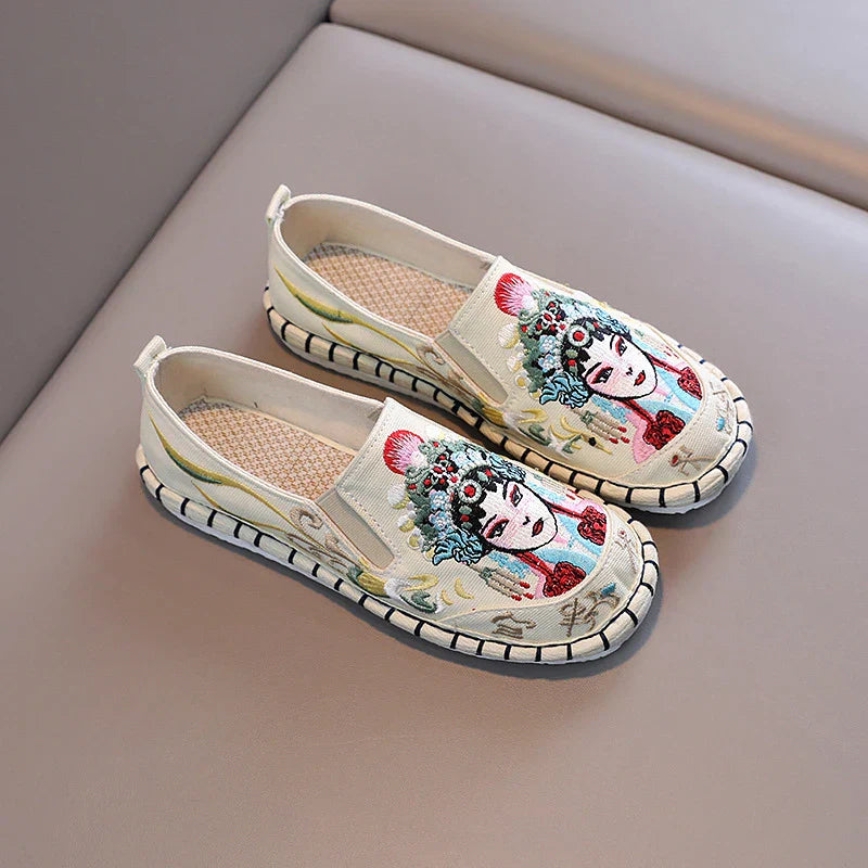 Comemore Beijing Embroidered Hanfu Shoes Woman Spring Summer 2022 Canvas Chinese National Style Flats Women's Loafers Sneaker